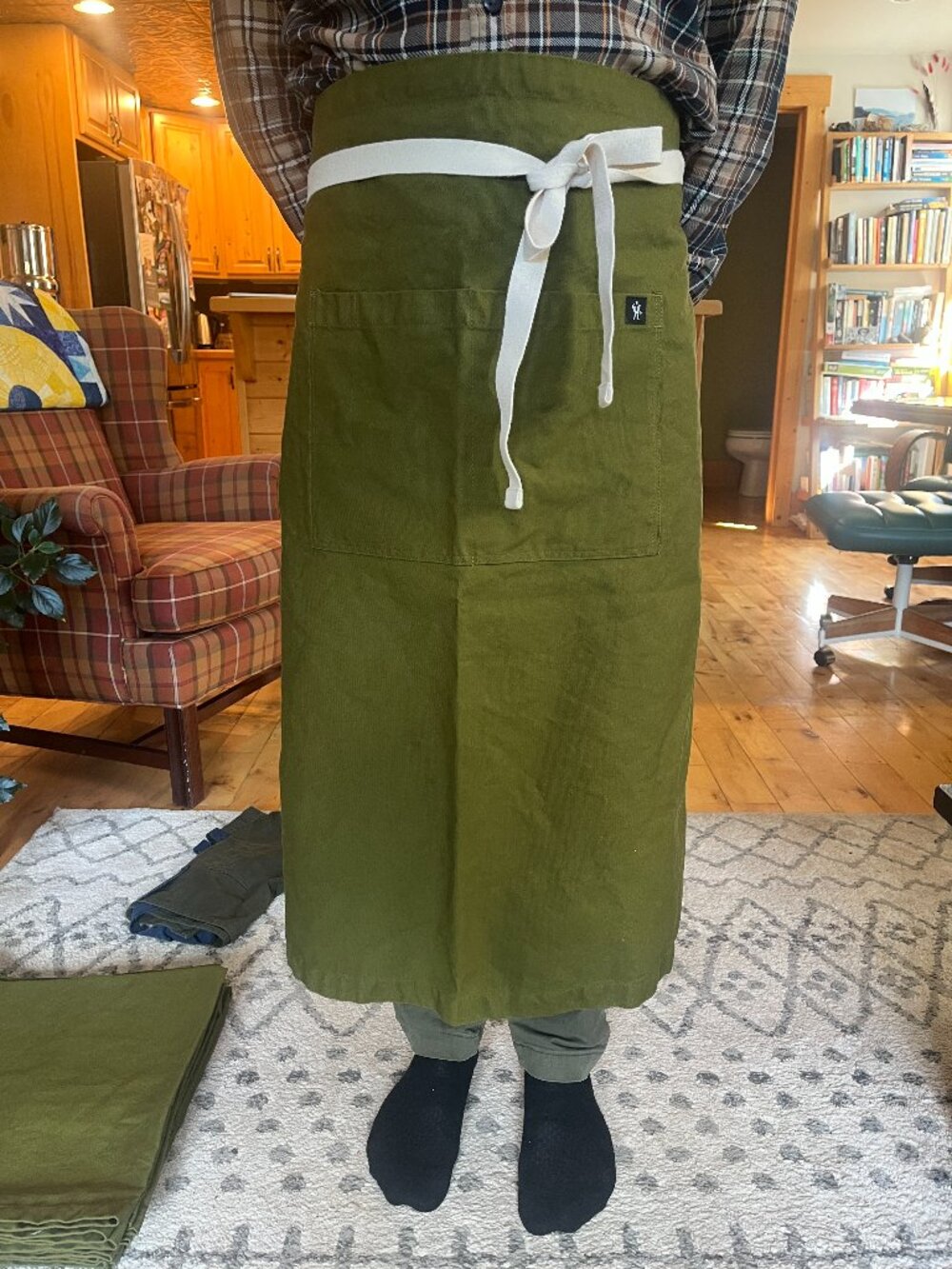 10 x Uncommon Threads Olive Green Bistro Apron